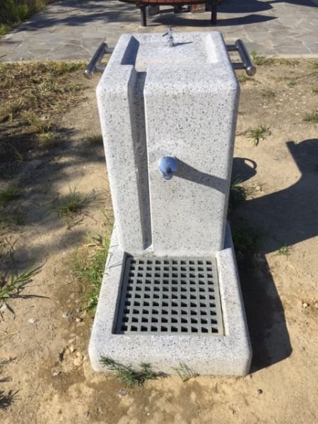 公園の水飲み場の水漏れafter
