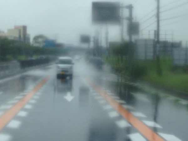 大雨時、道路に水が溜まり長時間配水されない。before