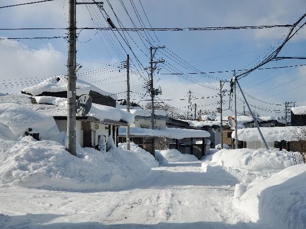 除排雪願_三内稲荷神社の通りbefore