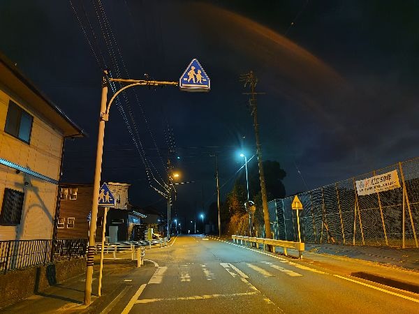 灯火式大型道路標識（横断歩道）が点灯していません。before