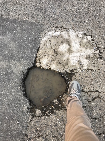 路面の穴before