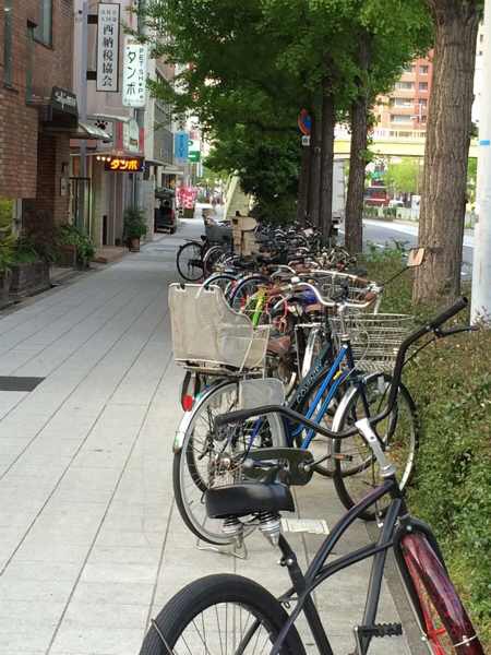 通学路を占拠する自転車before